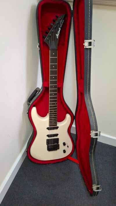 1987 Aria  Pro 11 XR-series electrics Guitar Made in Japan. Very good condition.