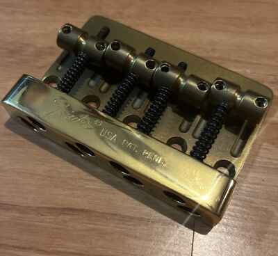 Fender Brass Bridge Collector Series Jazz Bass  1982  Gold Plated USA ??