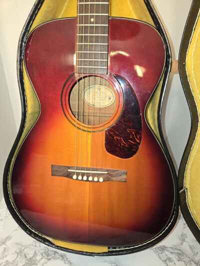 Vintage 1967 Guild F20 six string acoustic guitar, Excellent Condition, Mahogany
