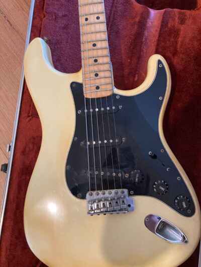 Fender Stratocaster vintage guitar 1978 - Olympic White