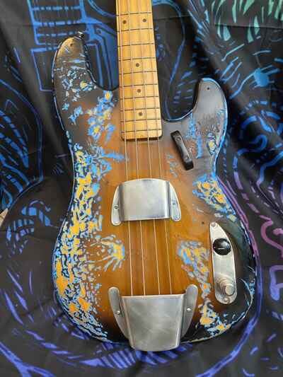 Squier Classic Vibe Custom Precision Bass 1950??s.