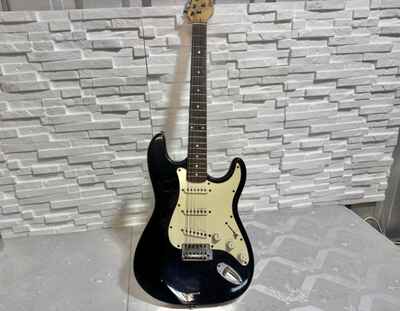 Martinez est. 1978 E-Gitarre Bass für Bastler ungeprüft seltene E-Piano