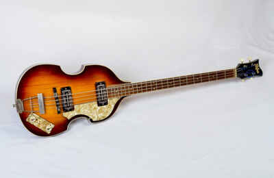 1967 Hofner 500 / 1 bass w / case