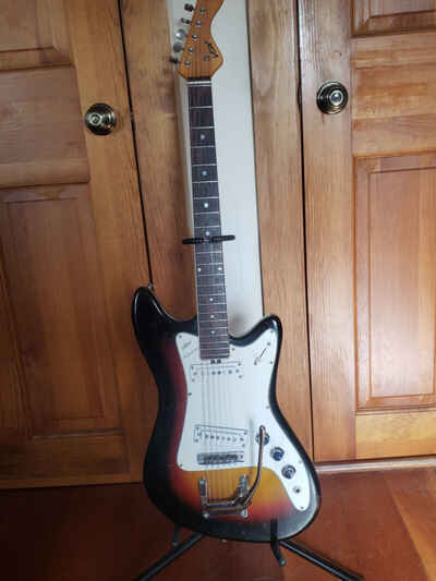 1966 Vox New Escort electric guitar >> Vintage Guitar and Bass