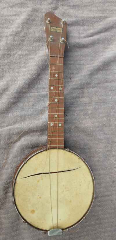 Vintage Maxitone Banjo Uke 21 Inches