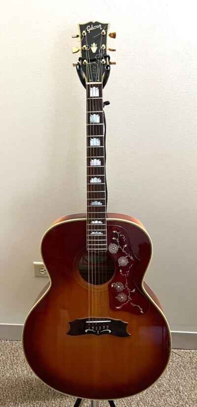 1974 Gibson J-200 Artist Acoustic Guitar, lite sunburst, Mint Condition W / OHSC