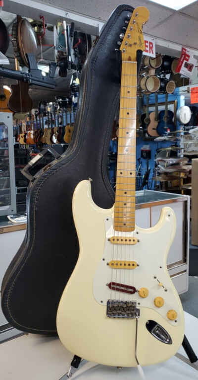 Squier by Fender Stratocaster White Made in Japan 1985 ? Electric Guitar MAPLE