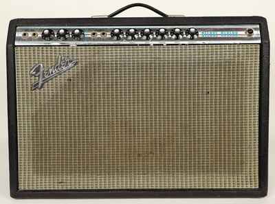 1976 Fender Deluxe Reverb Guitar Tube Amplifier w / Pedal