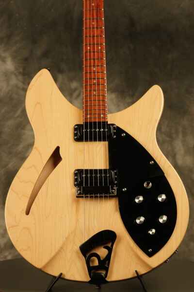 1993 Rickenbacker 330 Mapleglo BT w / Black Hardware