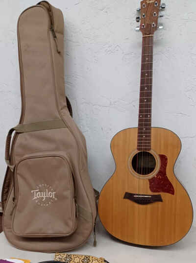 Vintage Taylor 114 Guitar with strap, soft carrying case, 6 new strings, NICE !