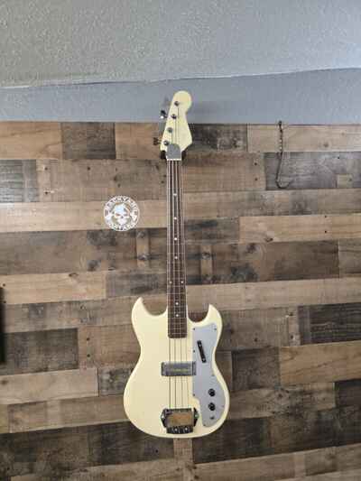 Teisco   / Bs-101 Used Electric Bass Vintage Made In Japan.