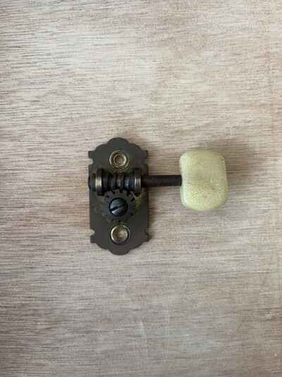 Single Höfner Hoyer tuner 1950s - 6 mm shaft - L left side