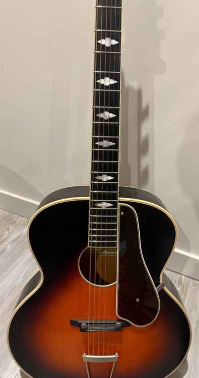 Epiphone Masterbilt De Luxe Acoustic-Electric Guitar Vintage Sunburst + Case