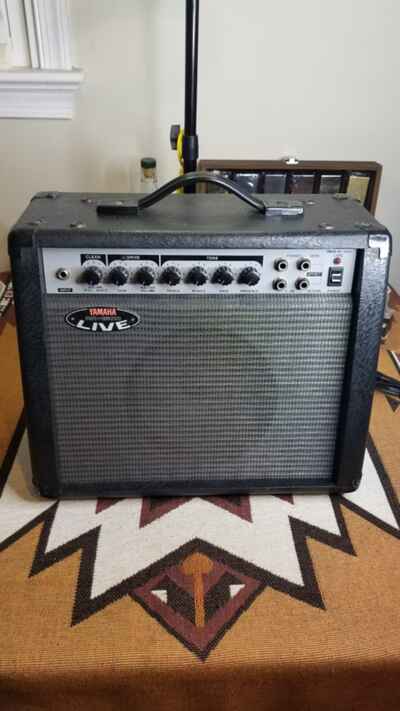 Vintage Black Yamaha AR-1500Live Portable Dive Bar Rock Band Guitar Amplifier