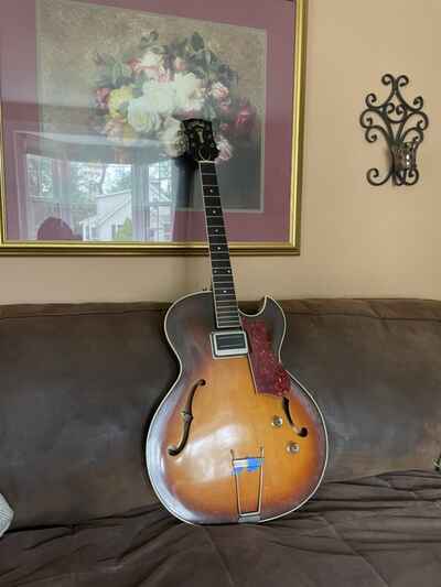 1960 Guild T-100 Archtop Sunburst Hollow Body Vintage Guitar - Good Condition