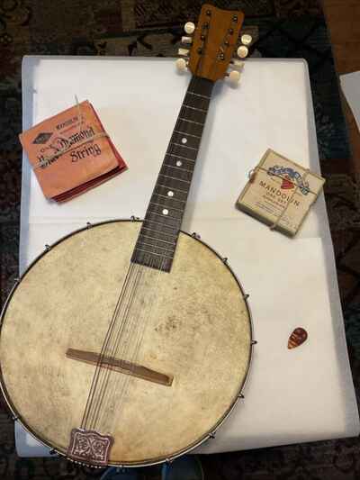 Vintage  Banjo, Banjo Mandolin or Banjolin w / Case and Accessories