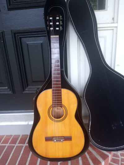 Rare 1965 Ibanez Model 230 Classical Guitar, Ready to play. Made in Japan w / case