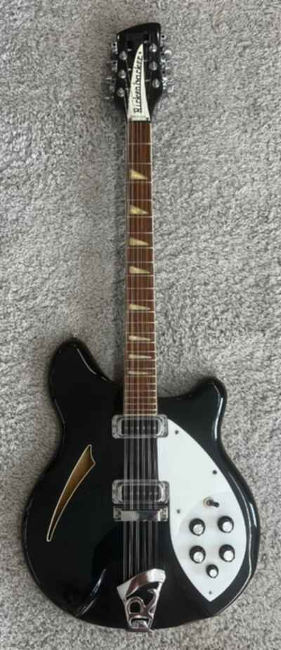 Beautiful 1969 Rickenbacker 360 / 12 in Jetglo with hardshell case - Black