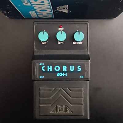 1980s - Made in Japan - Boxed - Vintage Aria CH-5 Chorus