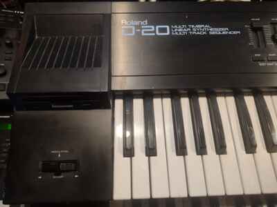 Roland D20 61 Key Linear La Synthesizer Black Keyboard Vintage Synth Analog Lofi